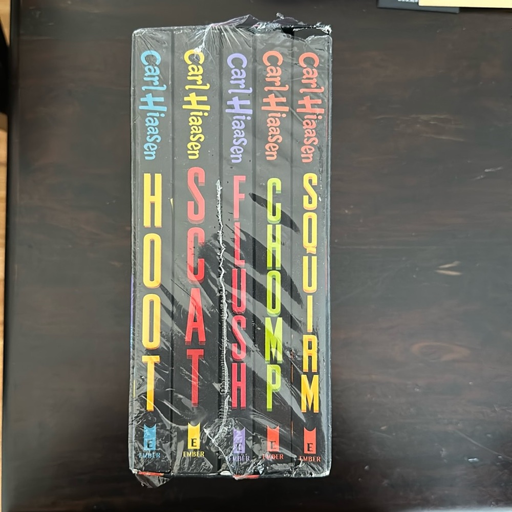 Brand New!! 🆕 Carl Hiaasen Collection of 5 Best Selling Books. Wrapped to gift.